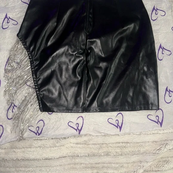 Windsor Black Mini Skirt with Silver Accents - Picture 4 of 5